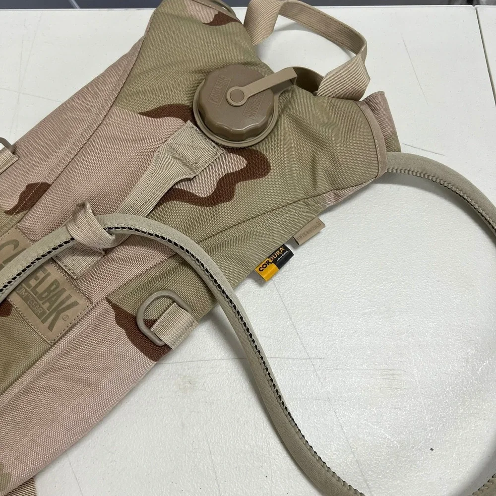 CamelBak Maximum Gear Hydration Pack 2L Desert Camo Cordura‎ Tactical Reservoir